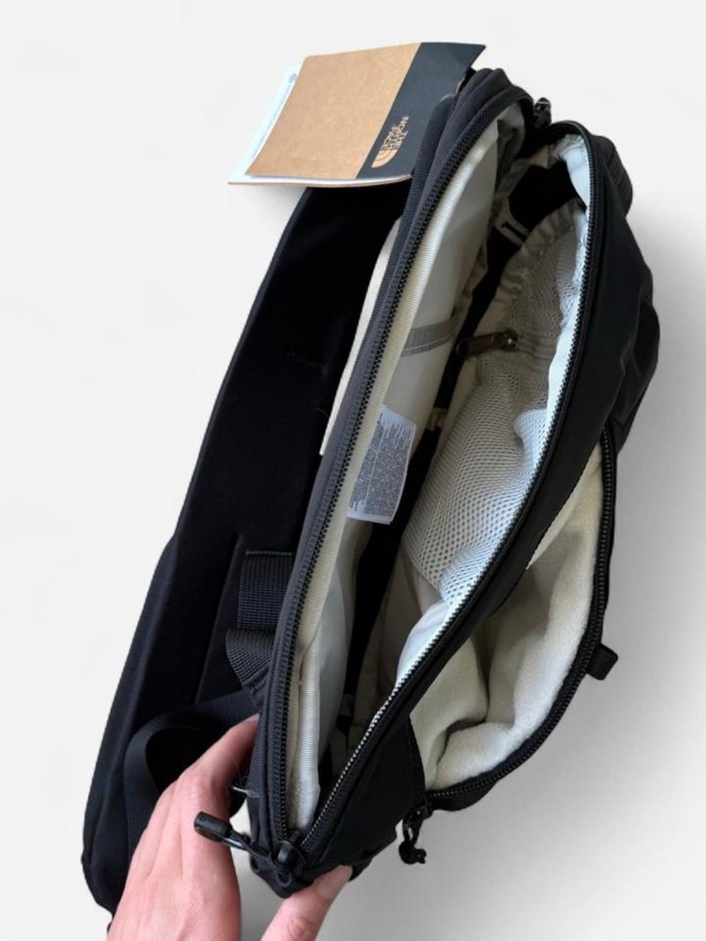 The North Face Borealis Sling Pack - Black - Picture 3 of 3